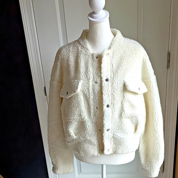NEW! SEMI CROP SHERPA BUTTON UP BOMBER JACKET - Picture 1 of 5